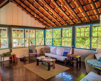 Casa do Pescador Camburi - Camburi - Sala de estar