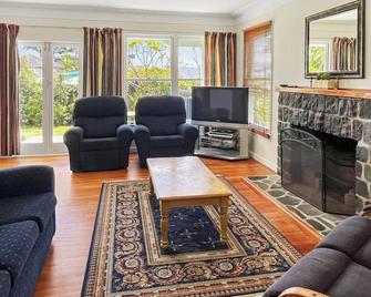 The Publican's Palace - Whitianga - Pokój dzienny