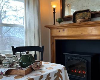 The Annex at Bullfrog Hall. Country Charm in the ️ of the Historic District. - Saint Johnsbury