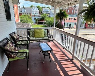 Loft Apt Just off C&O near Harpers Ferry and AT - Brunswick - Balcony
