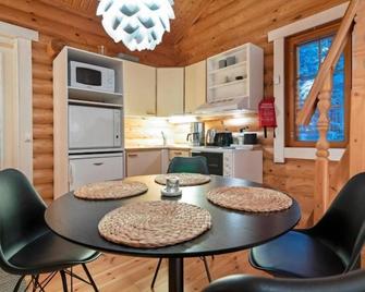 Holiday Home Felixinpolku 2 by Interhome - Yllasjarvi - Salle à manger