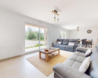 4 Bedroom Gorgeous Home In Bezinghem - Maninghem - Sala de estar