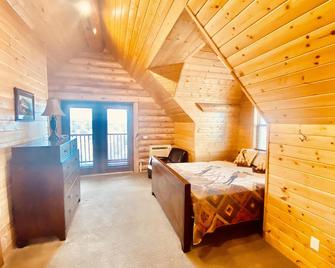 Spectacular Lake and Fishing Resort with Private Pool - Altamont - Habitación