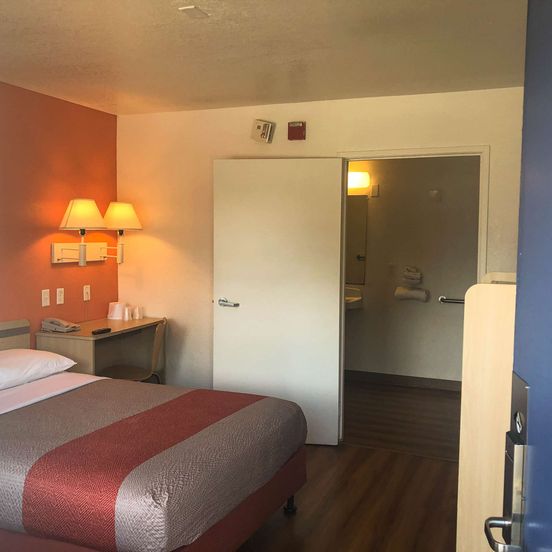 Motel 6 Jacksonville - Orange Park image 1