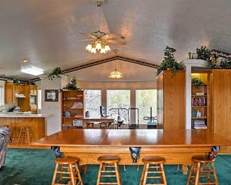 Sunny La Verkin Studio - 20 Mi to Zion Natl Park! - La Verkin - Dining room
