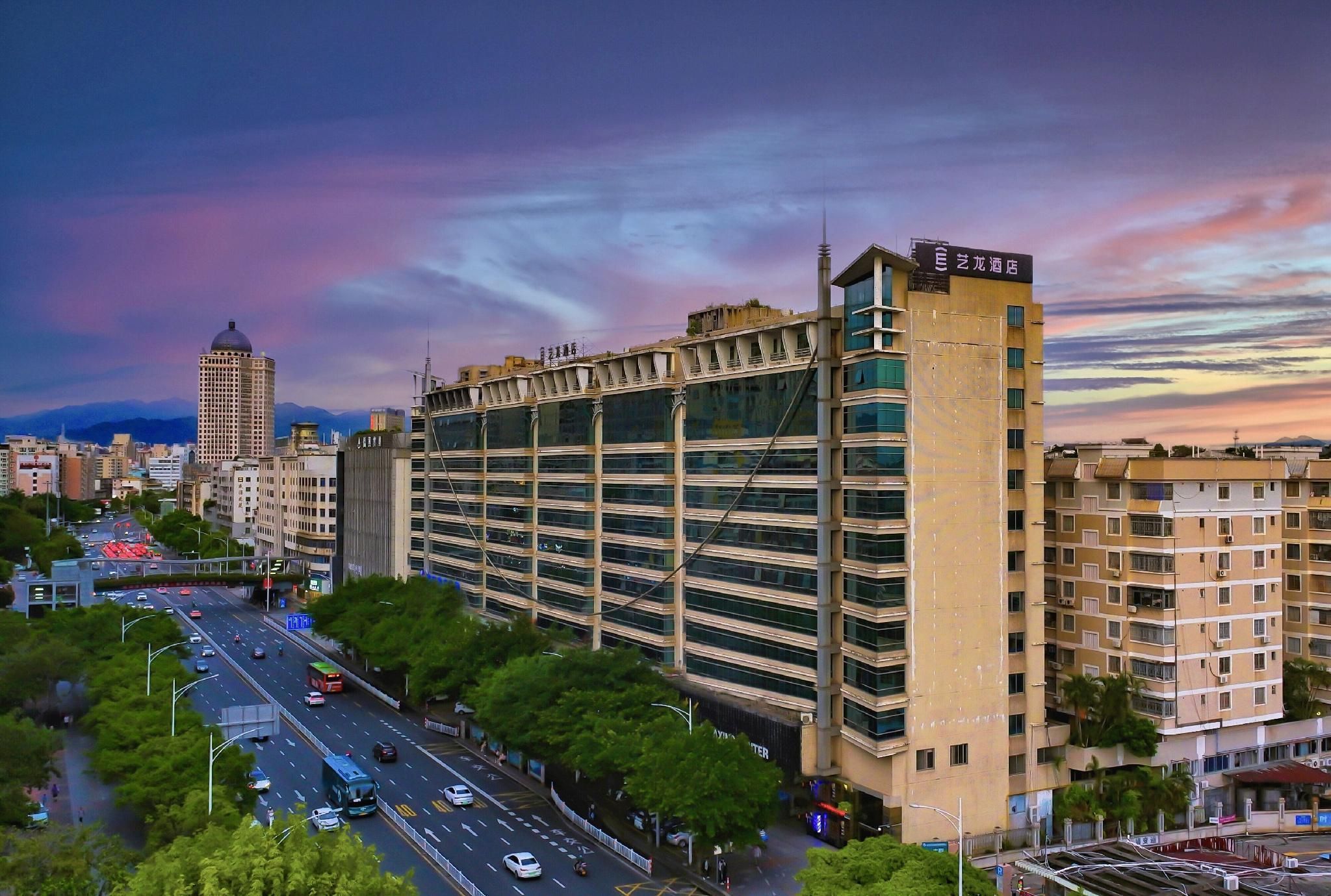 Elong Hotel (Zhaoqing Qixingyan Archway Plaza) - Zhaoqing - Building