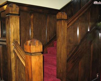 Kershaw House Boutique Accommodation - Nelson - Stairs