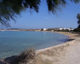 Hotel Roussos Beach - Naousa