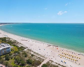 Sala Suite 1! Perfect Beach Getaway Deals in St Pete Beach! - Saint Pete Beach - Beach