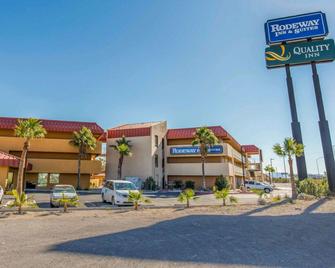 Quality Inn - Needles - Edificio
