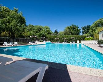 HOUSE 8 - Large Terrace, garden furniture, beautiful view, swimming pool, entertainment throughout - Uzer - Piscina