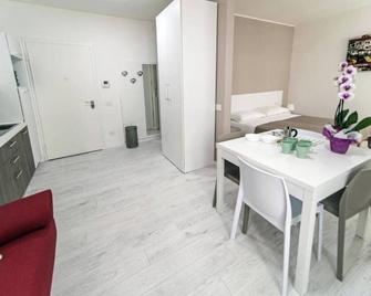 Domo Apartments - Trieste Goldoni - Trieste - Comedor