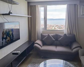 Avida Davao by davaobnb & Lemonique Homes - Davao City - Living room