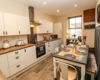 Magnolia Cottage - Richmond - Kitchen