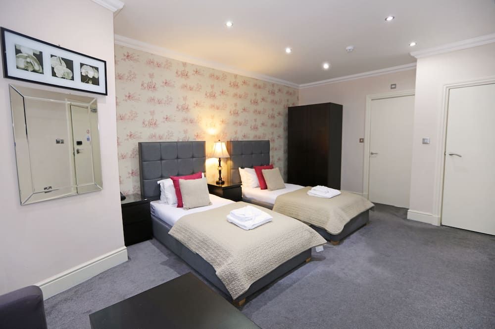 بالمرستون سويتس