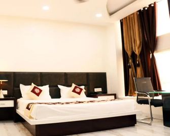 Hotel Neelam - Moga