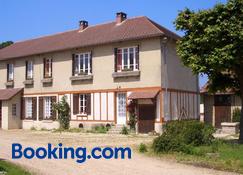 Forest Farm - Giverny - Gebouw
