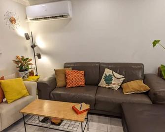 Neat Apartment in Quiet, Central Location in Merrylands - Merrylands