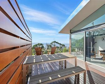 Eaglehawk Pavilions One – Coastal Retreat with Ocean Views - Eaglehawk Neck - Balcón