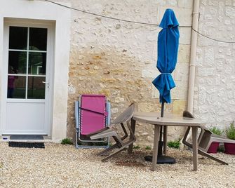 2-person gîte near Amboise, Beauval Zoo Park and the Loire castles, - Vallières-les-Grandes - Patio