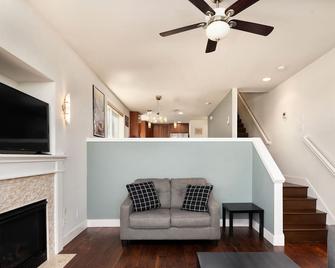 Seattle Vacation Home - The Port - Seattle - Salon