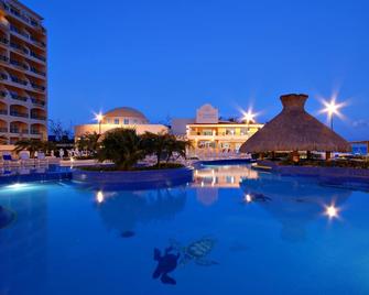 إل كوثوميلينيو بيتش ريزورت - بسعر شامل جميع الخدمات - كوزوميل - حوض السباحة