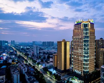 Holiday Inn Express Nanning Jiangnan By IHG - Nanning - Gebäude