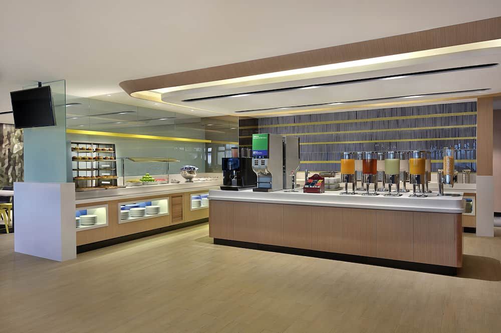 Buffet view of Holiday Inn Express Kuala Lumpur City Centre