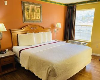 Mountain Inn & Suites Dunlap - Dunlap - Bedroom