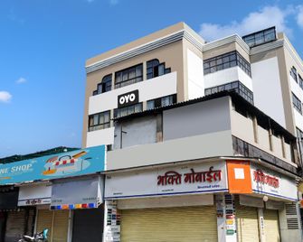 Hotel O Akash Lodge - Latur - Building