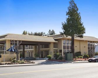 Days Inn Gilroy - Gilroy - Building