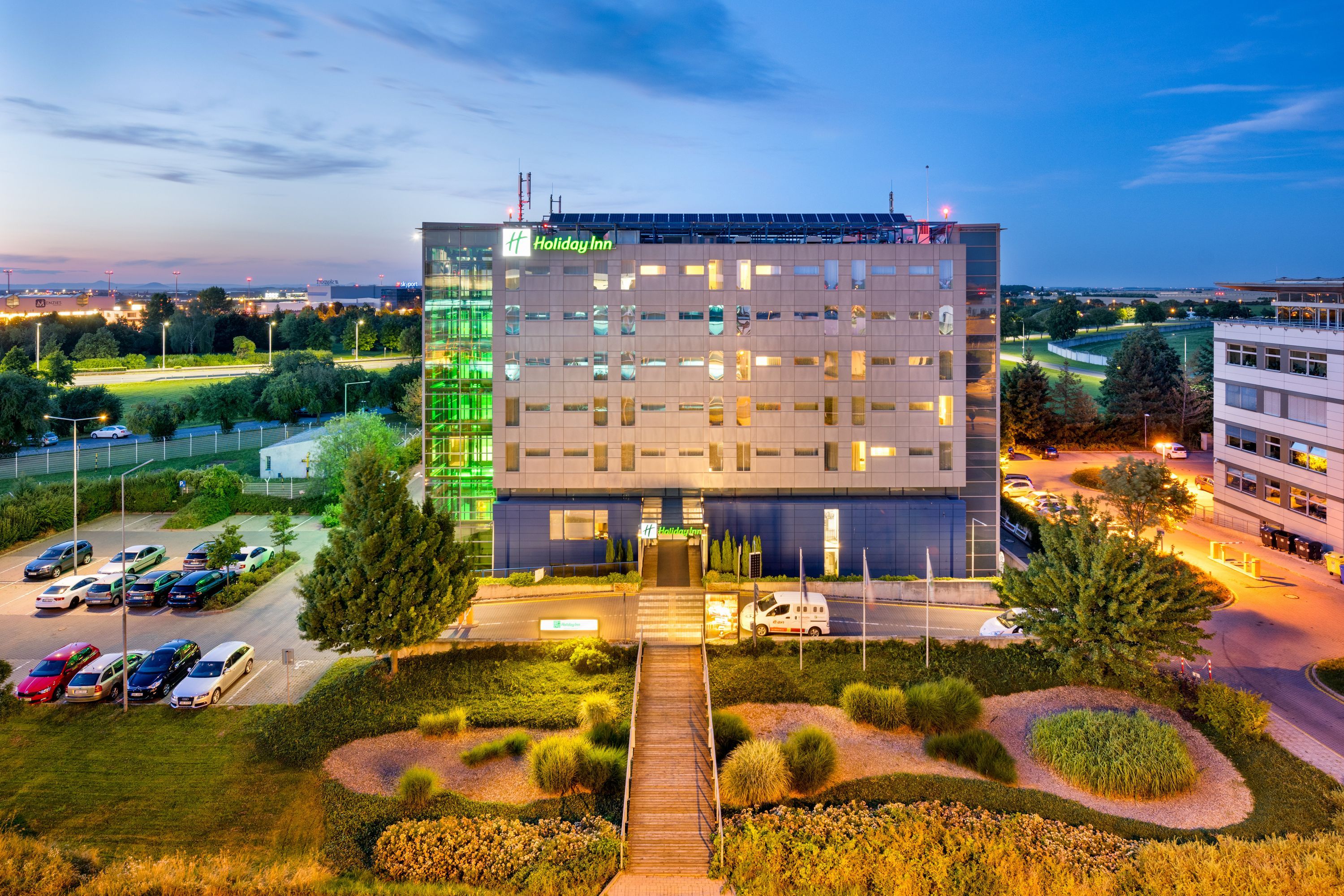 Holiday Inn Prague Airport By IHG - פראג - בניין