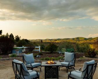 Olive Ranch by AvantStay Enjoy Sunsets over the Valley 4.5 Acre Ranch Home - Paso Robles - Veranda