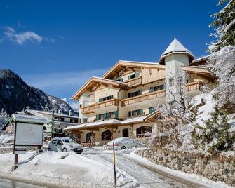 Pineta Pastry Hotel - Rocca Pietore - Gebäude