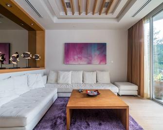 BangTao Beach Front by Lofty - Choeng Thale - Stue