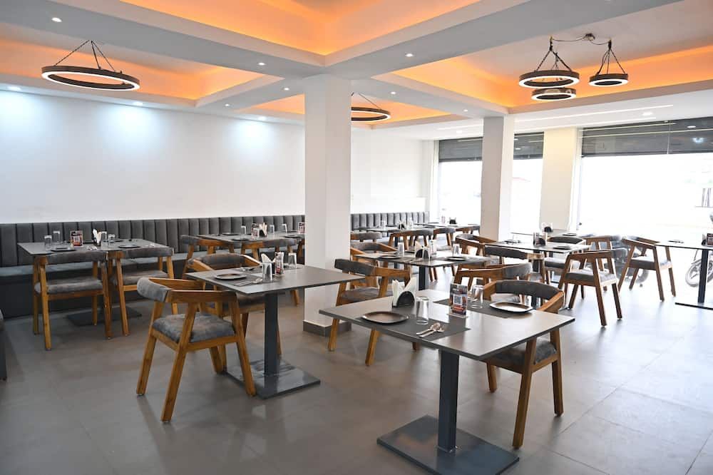 K7 Hotel & Restaurant thumbnail 3