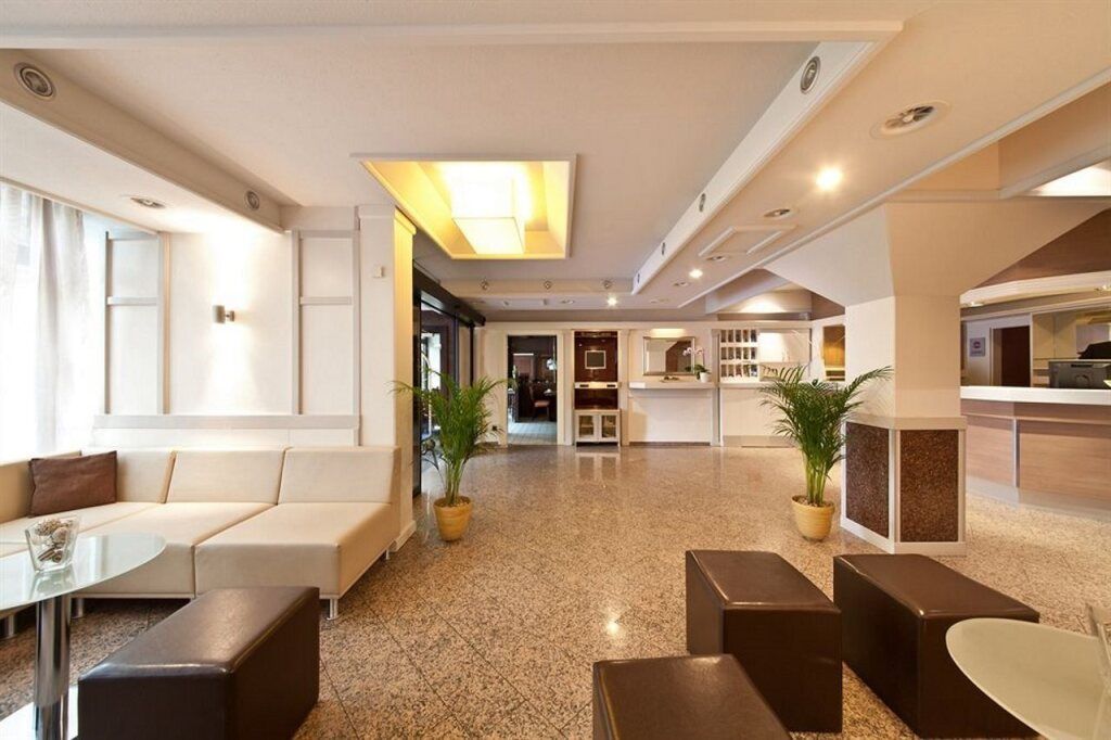 جارنر هوتل فرانكفورت بالمينجارتن باي آيتش جي - فرانكفورت ام ماين - ردهة