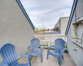 1 Mi to Old Town: Philadelphia Townhome w/ Patio! - Filadelfia - Balkon