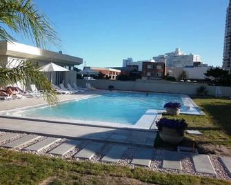 Beachfront apartment in punta del este - Punta del Este - Piscina
