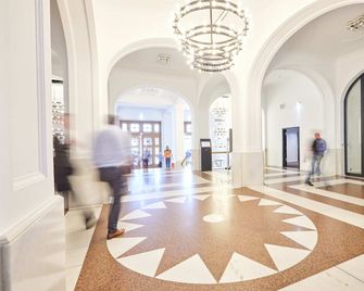 Kasino Hotel - Леверкузен - Лоббі