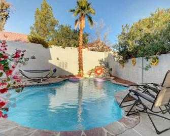 Relaxing Rancho & Pool 3bedrm 6beds Kids Welcome No Pets - North Las Vegas - Pool