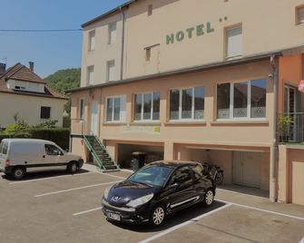 Hôtel De La Vallée - Ornans - Bâtiment