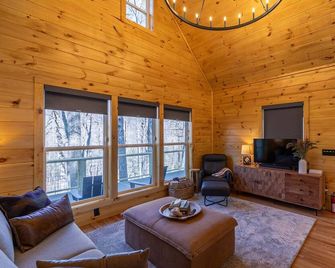 Retreat at Riverbend - West Jefferson - Huiskamer