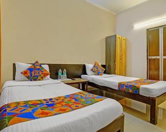 Hotel 4 Pillar's By OYO Rooms - Panaji - Bedroom