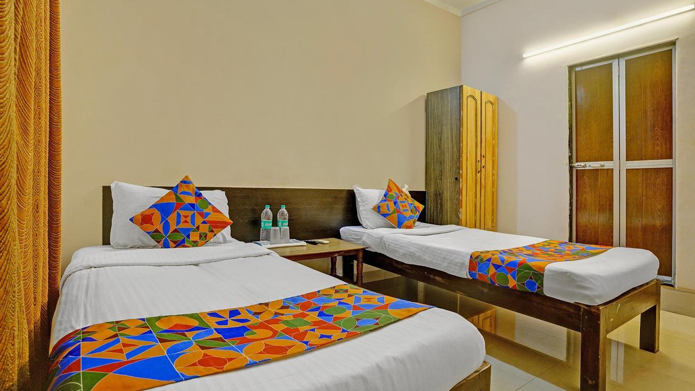 Hotel 4 Pillar's By OYO Rooms