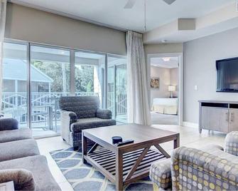 Summer Bay Orlando by Exploria Resorts - Clermont - Living room