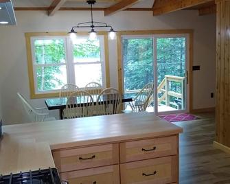 Remodeled 2020 Lake Cabin. - Patten - Comedor