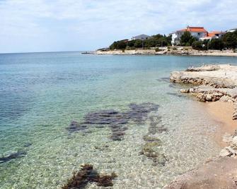 Apartments by the sea Mandre, Pag - 3084 - Kolan