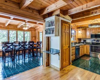 Gorgeous Lakefront Log Home w/ Pool & Boat Dock on 3 Fenced Acres! Dogs Welcomed - Harriman