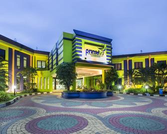 Primebiz Hotel Karawang - Cikampek - Edificio